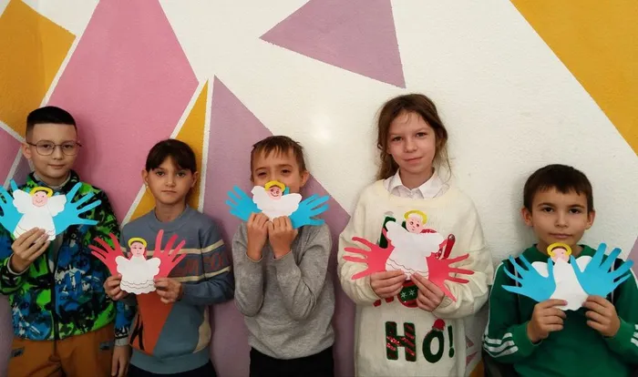 photo_5289593314606780145_y