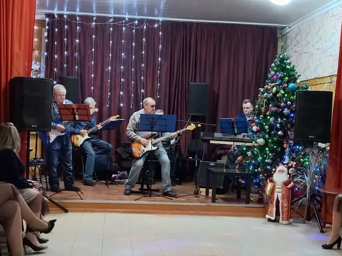 photo_5370919430889606033_y